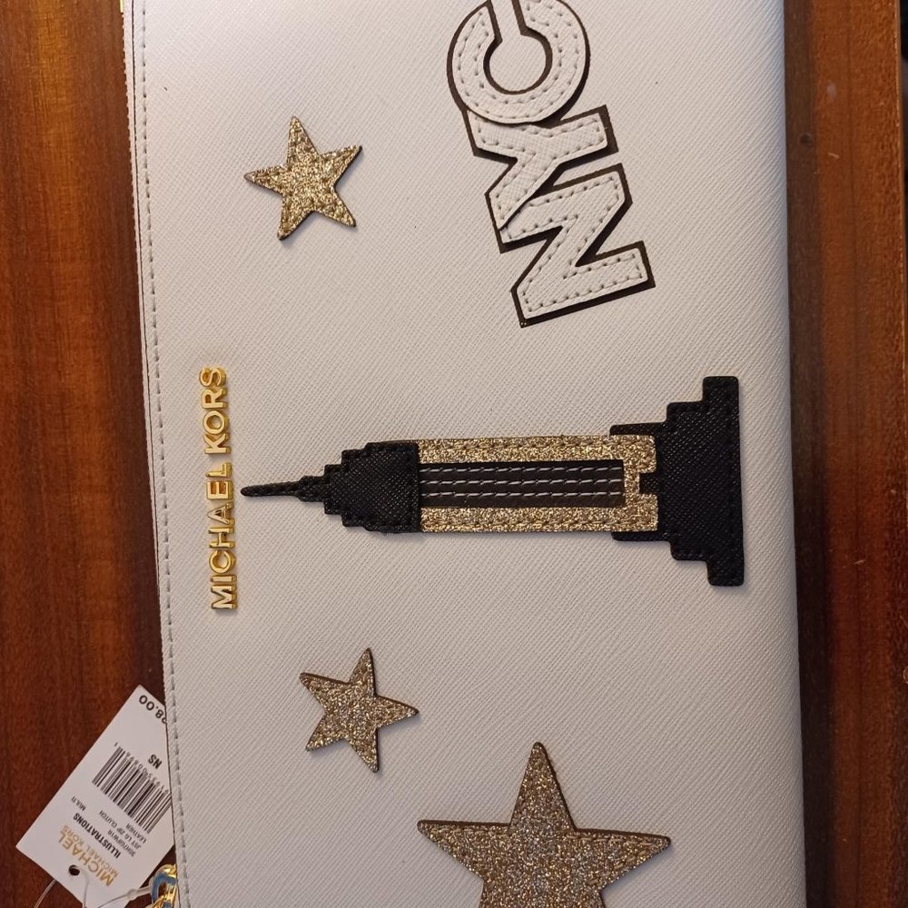 #NWT Michael Kors Clutch Wallet